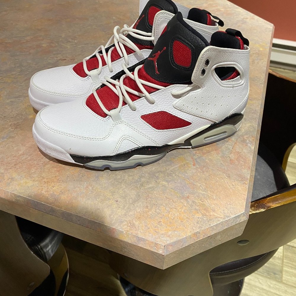 Jordan flights size 10.5 mens